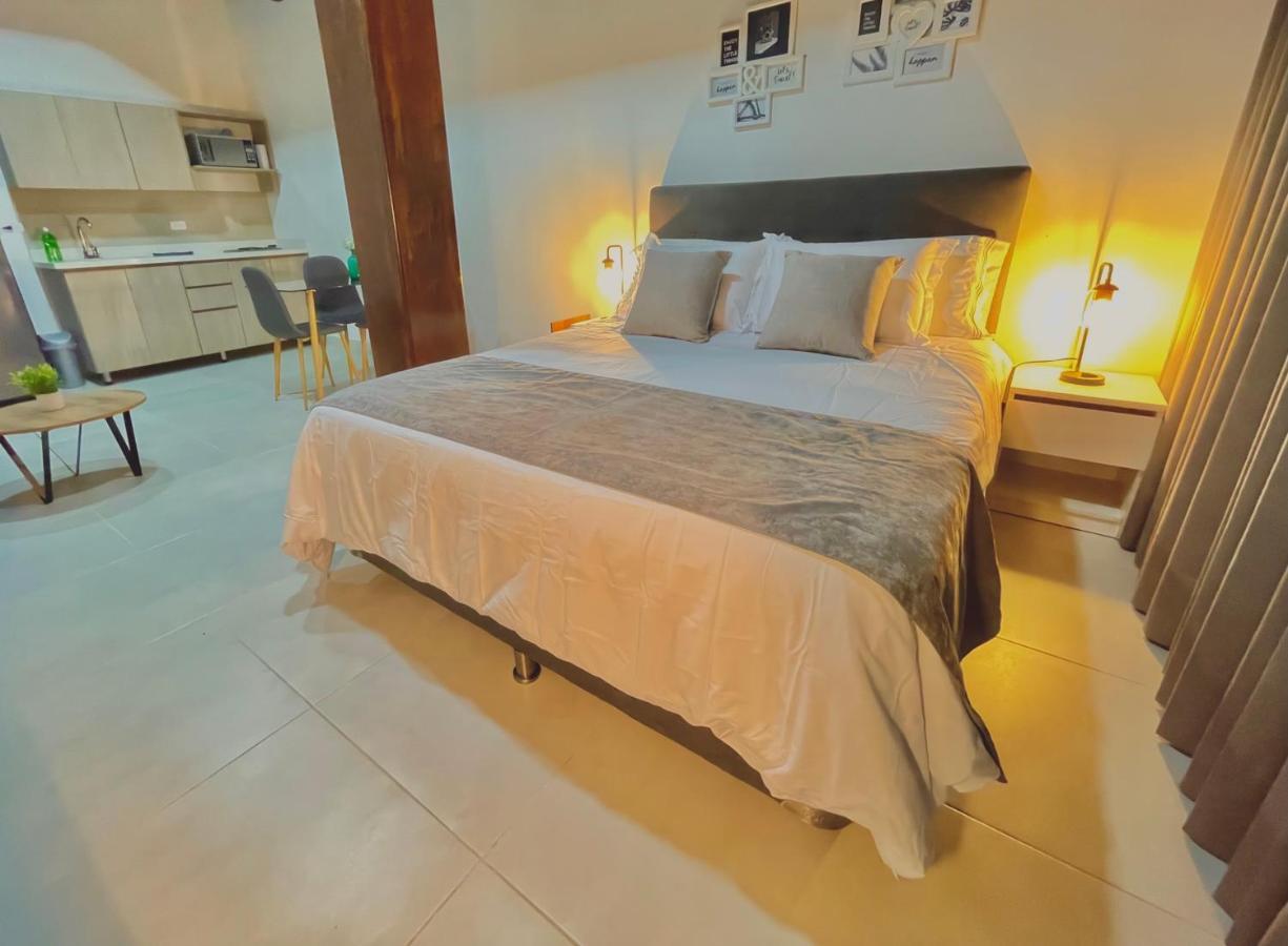 Apartamento En Laurels 메딜린 외부 사진
